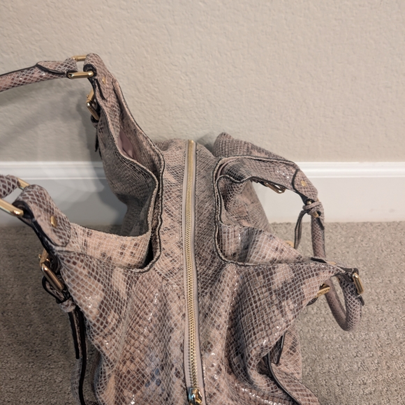 ✨ Like New Michael Kors Snake Print 3 Compartment Shoulder Bag - Tan - Picture 9 of 16